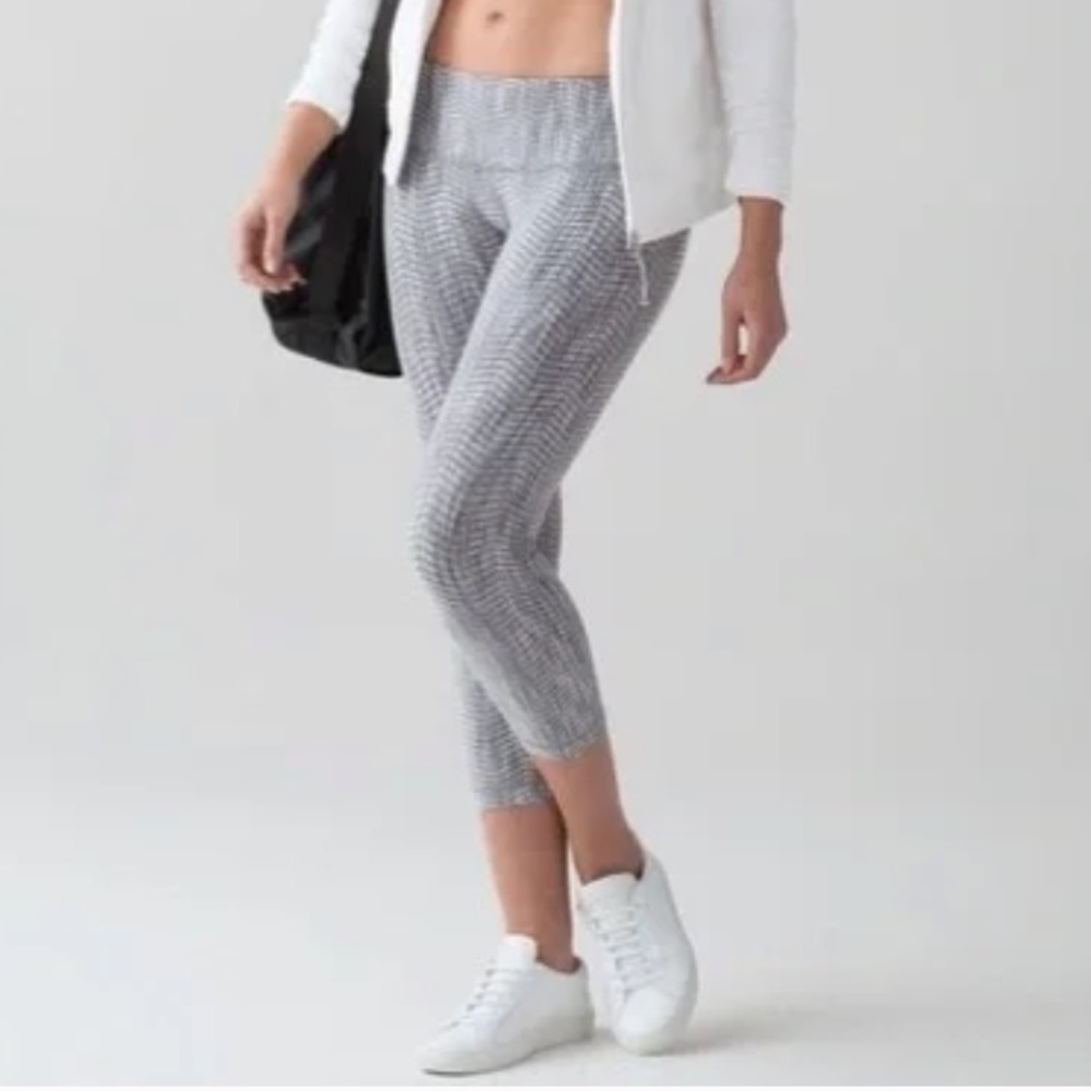 Lululemon Wunder Under Crop III